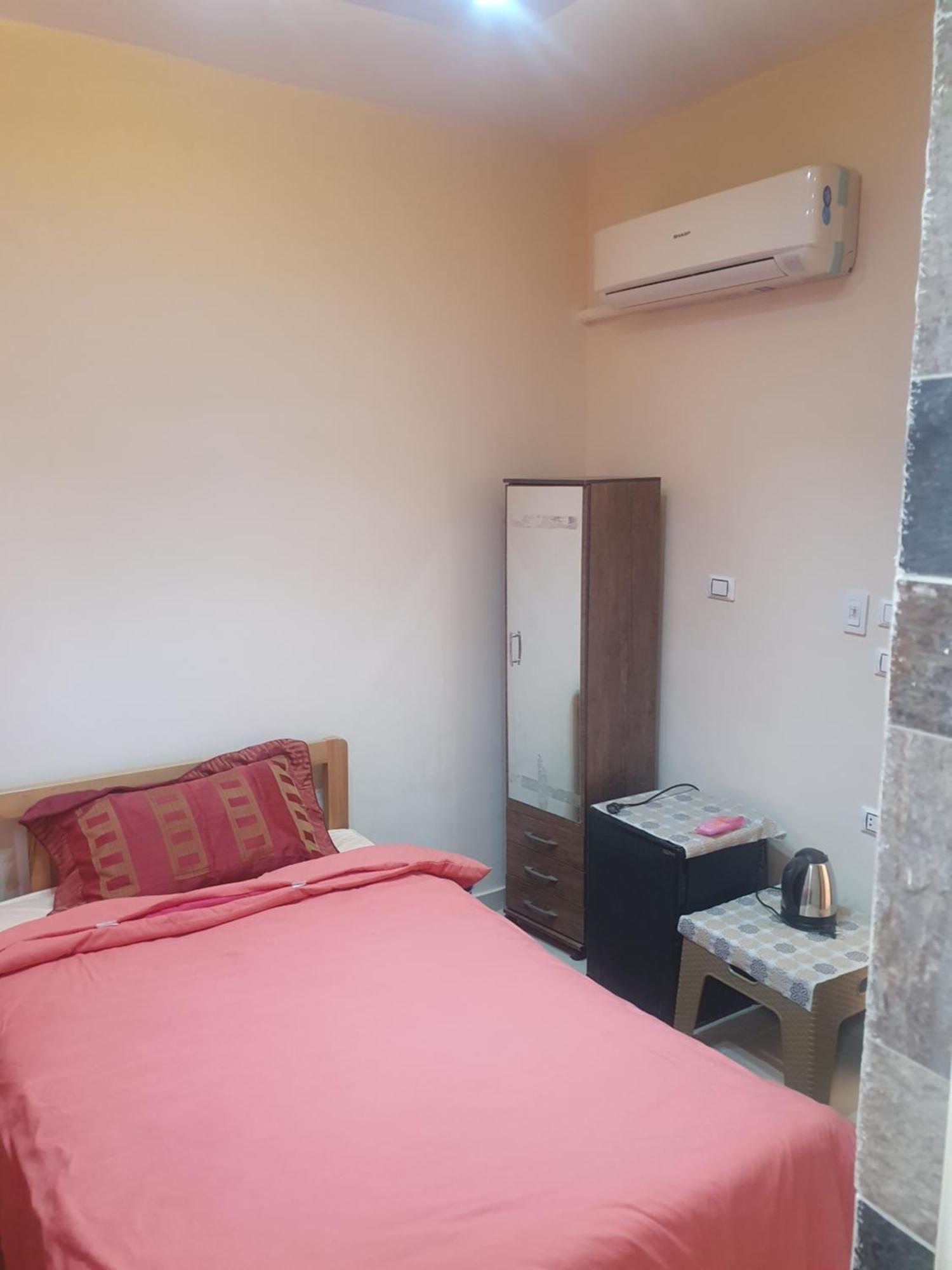 Andy Guest House Pyramids View Kafret el-Gabal Exteriör bild